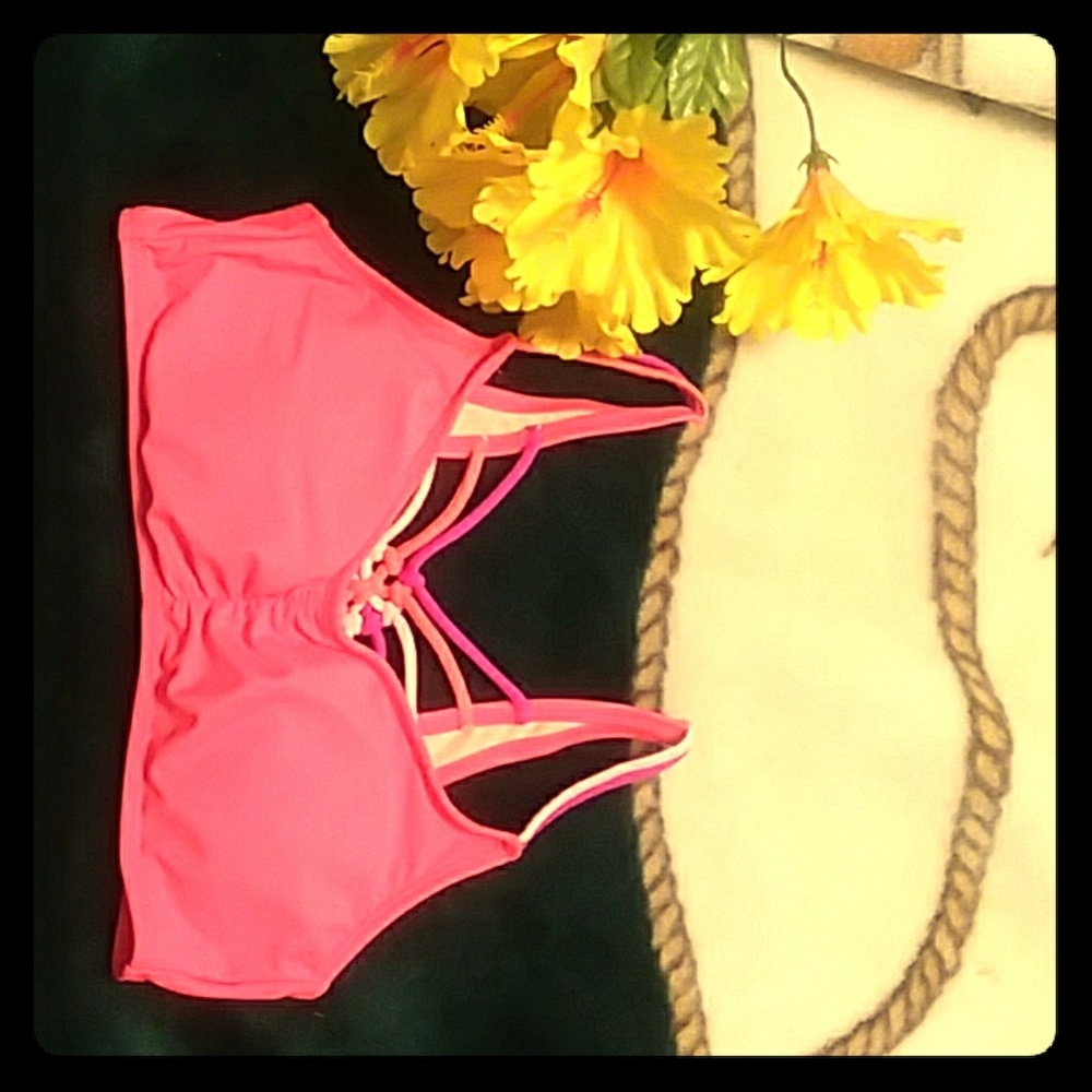 Medium size beach top slightly used